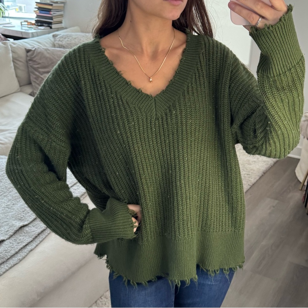 Glam Green Distressed Hen V-Neck Long Sleeve Knit Sweater S/M - Picture 7 of 9